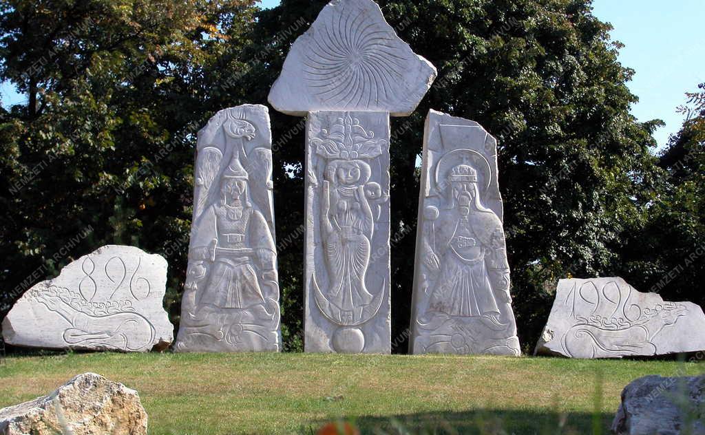 Műemlék - Millecentenáriumi emlékmű