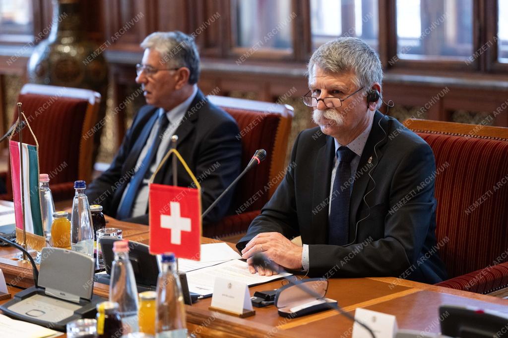 Kövér László fogadta a svájci elnököt 