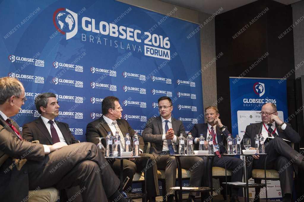 Globsec - Biztonságpolitikai fórum Pozsonyban