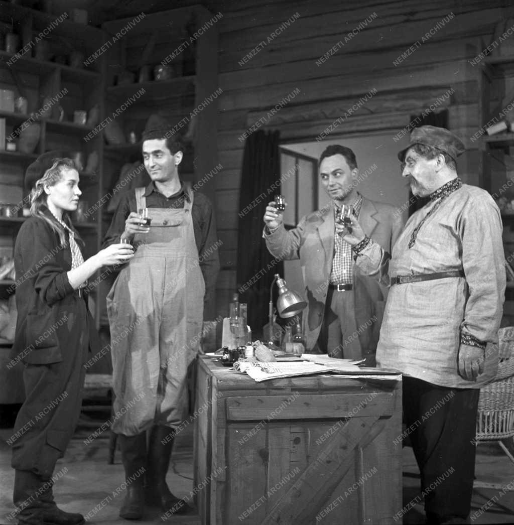 Színház - Halott völgy - Madách Színház 