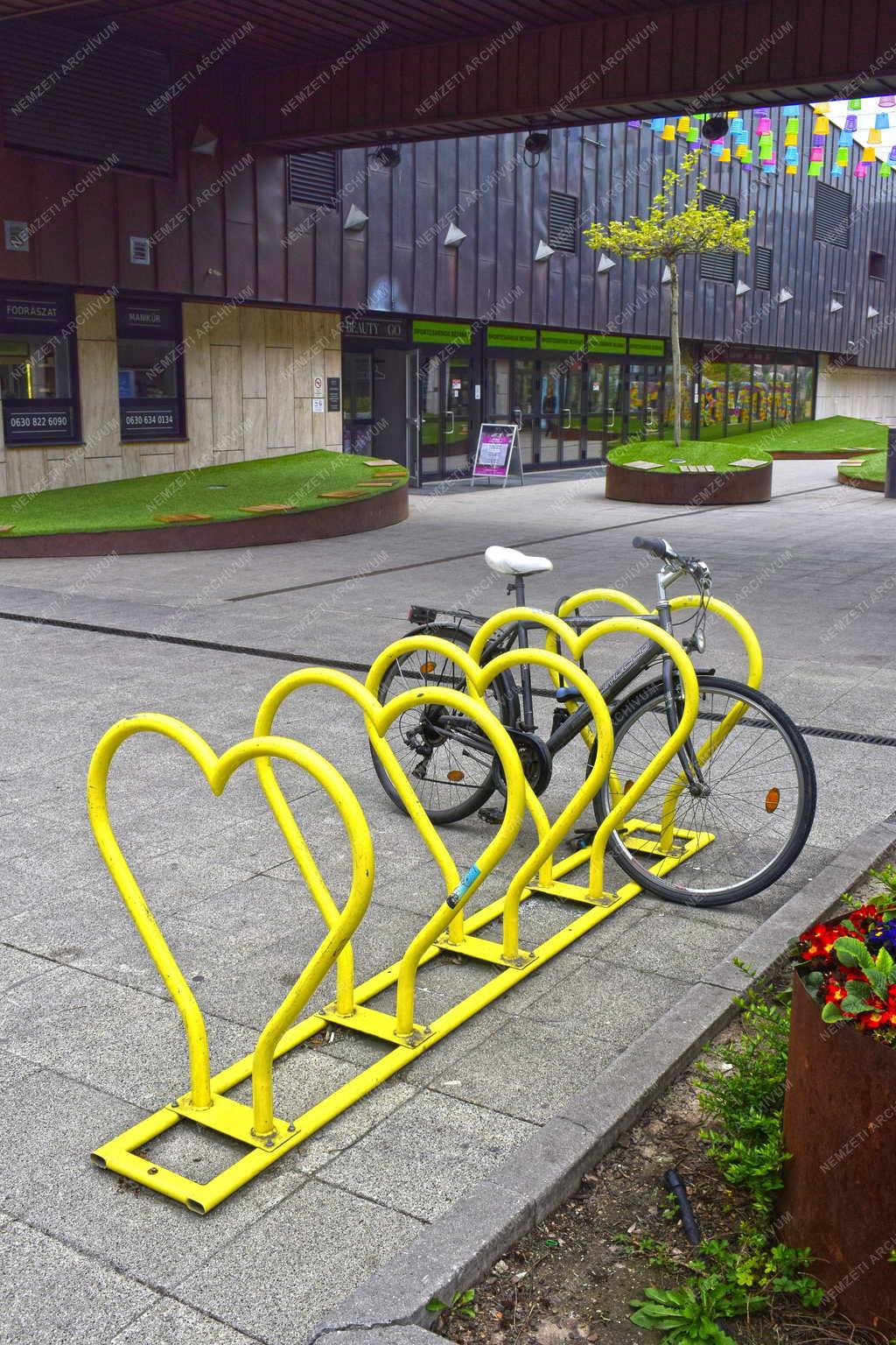 Épületfotó - Budapest - MOM Sport Uszoda és Sportközpont