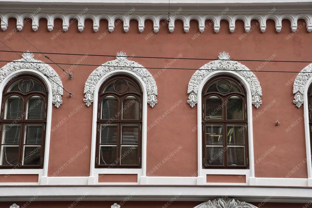 Városkép - Budapest - A Palotanegyed egyik legrégebbi épülete a Baross utcában