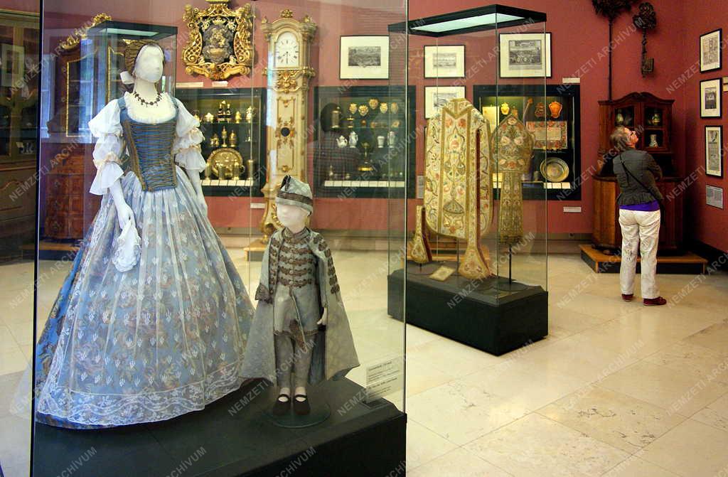 Kiállítás - Budapest - A Nemzeti Múzeum kiállítása