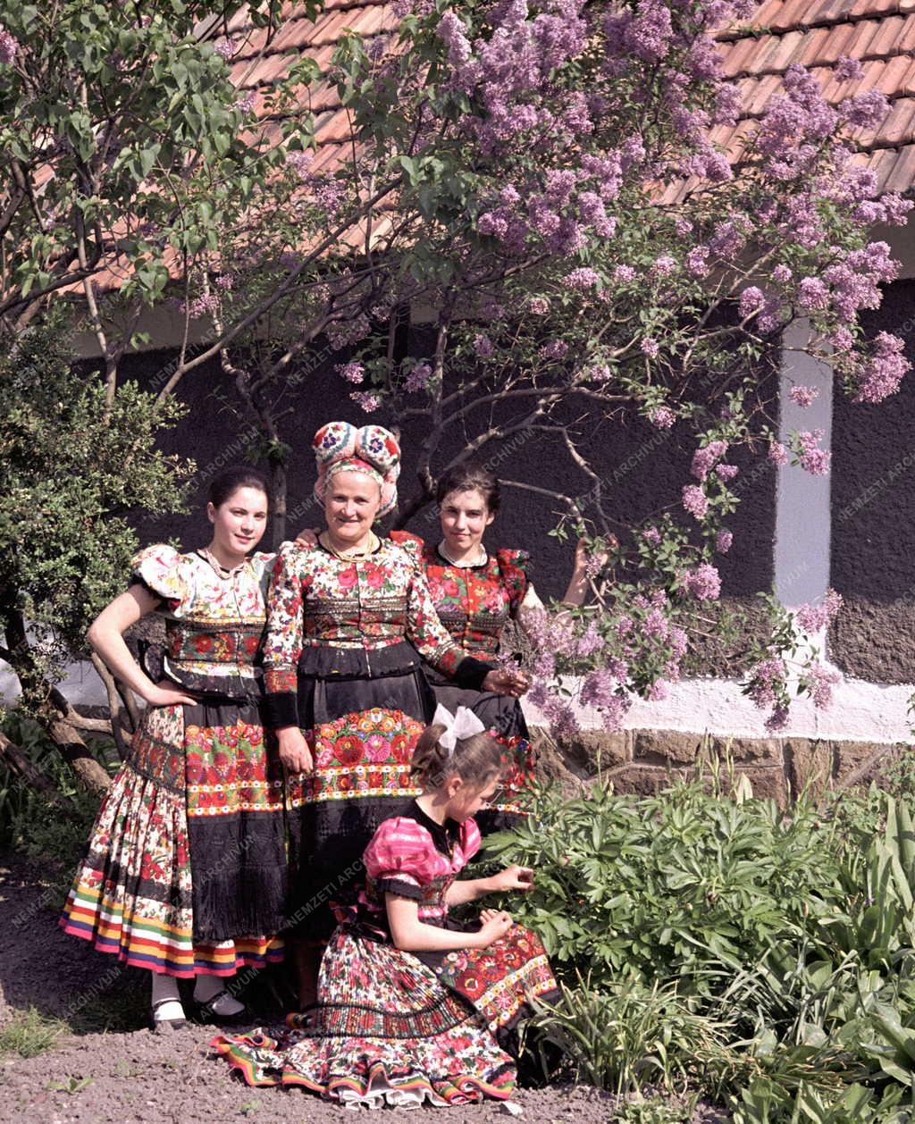 Népművészet - Kóró Józsefné népművész