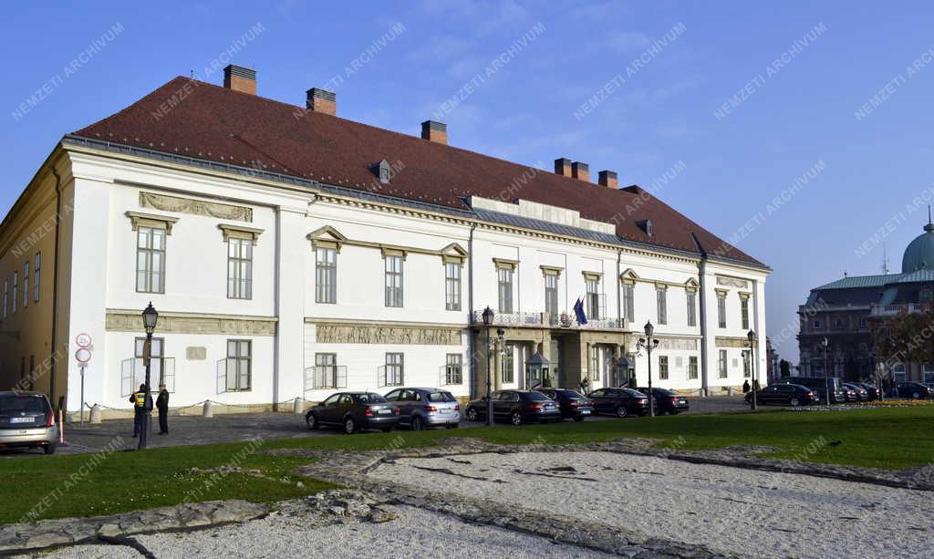 Épület - Budapest - A Sándor-palota