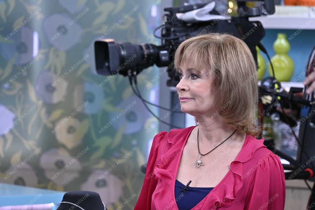 Kultúra - Televízió - Almárium című szolgáltató műsor - Radványi Dorottya