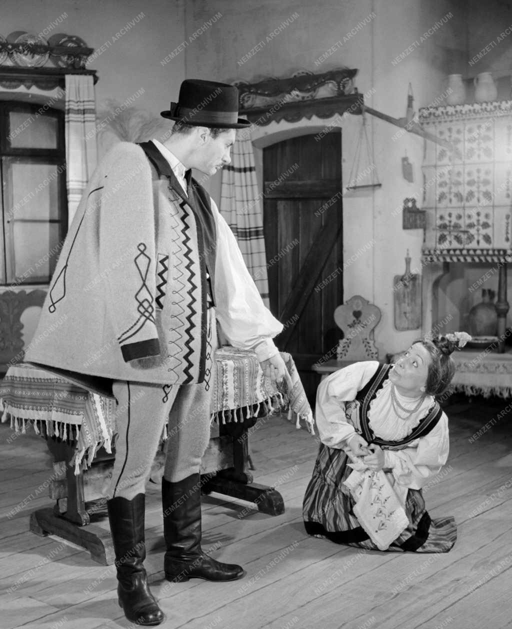 Kultúra - Színház -  Tamási Áron: Énekes madár