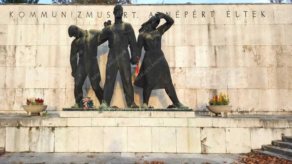 Temető - Budapest - Fiumei úti sírkert