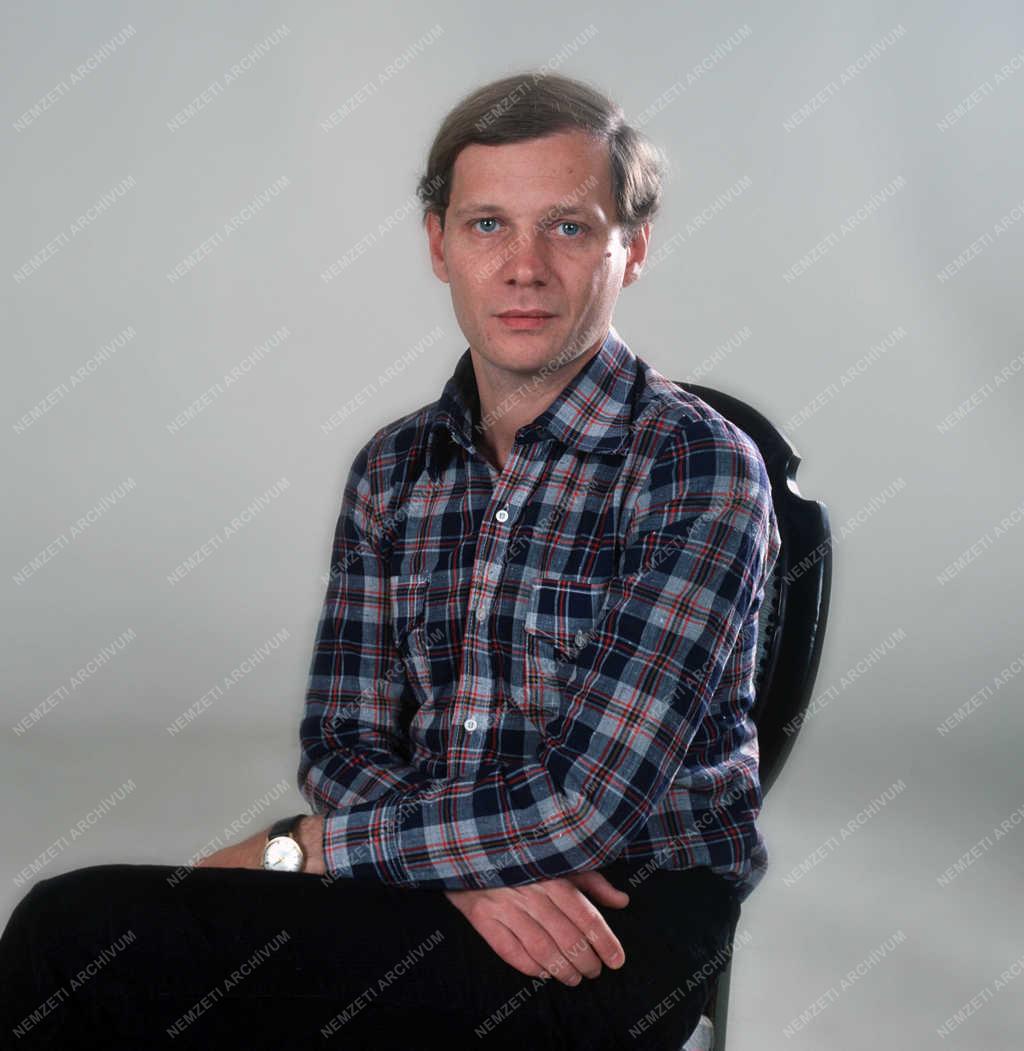 Irodalom - Film - Bereményi Géza