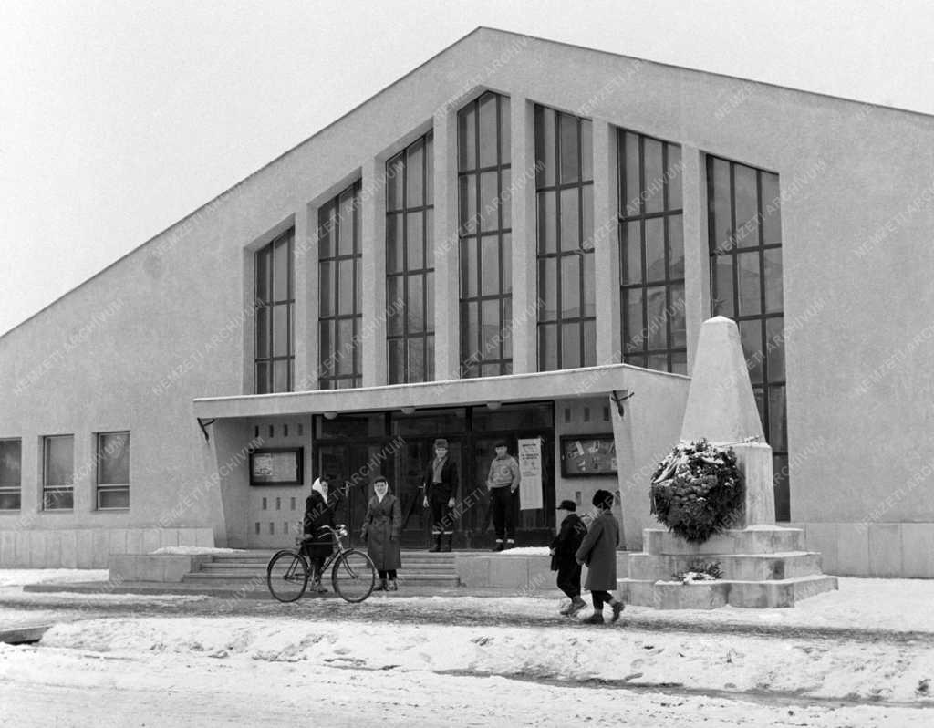 Kultúra - Közművelődés - Modern művelődési otthon