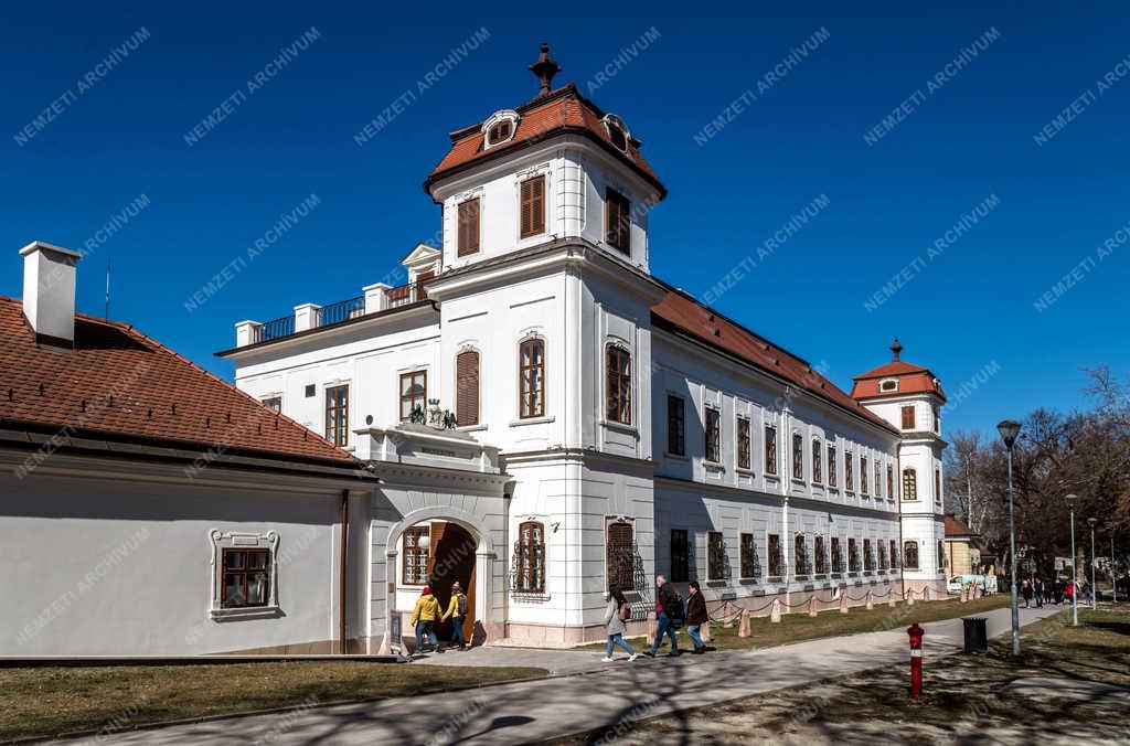 Városkép - Tata - Esterházy-kastély