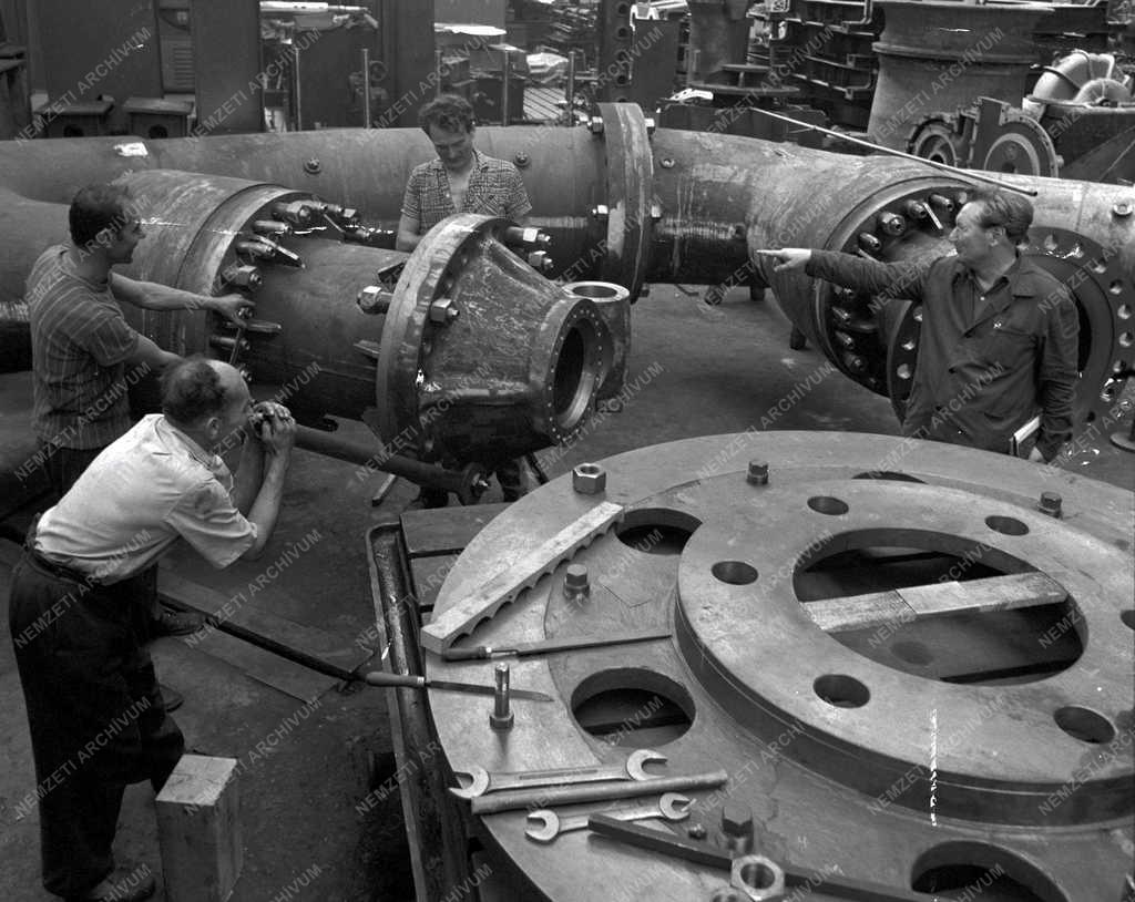 Export –  Indiai megrendelésre, Ganz-MÁVAG vízturbinát gyárt