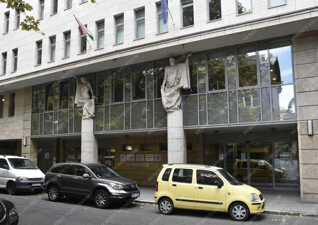Egészségügy - Semmelweis Egyetem Orális Diagnosztikai Tanszék
