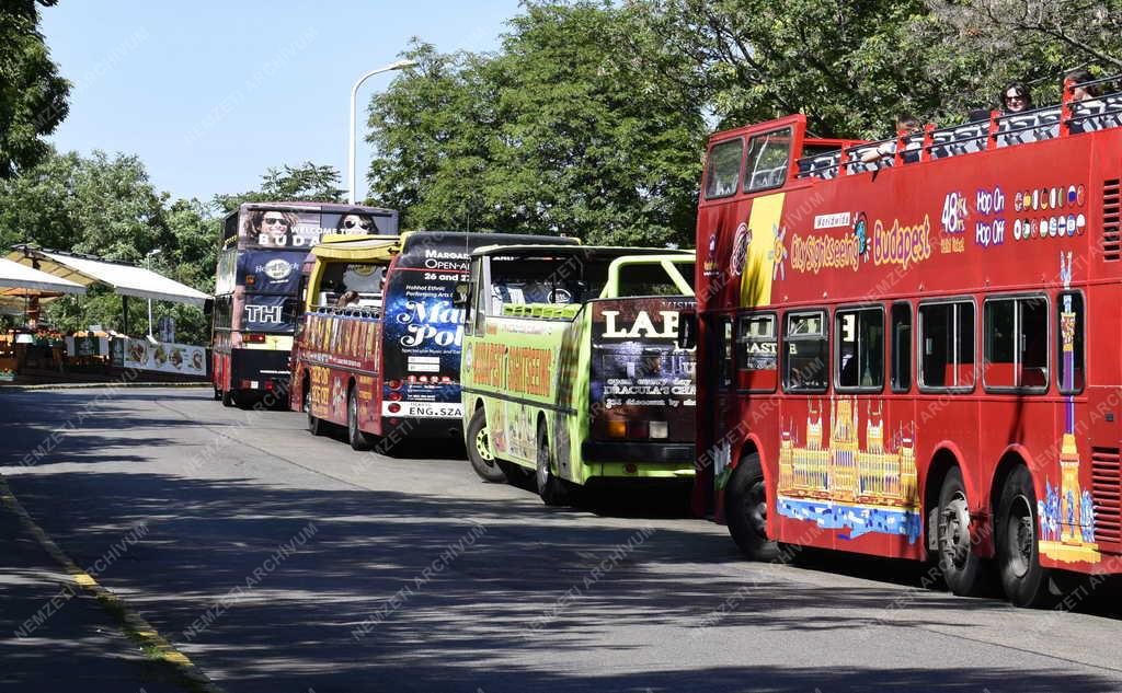 Turizmus - Budapest - Hop on Hop off autóbuszok