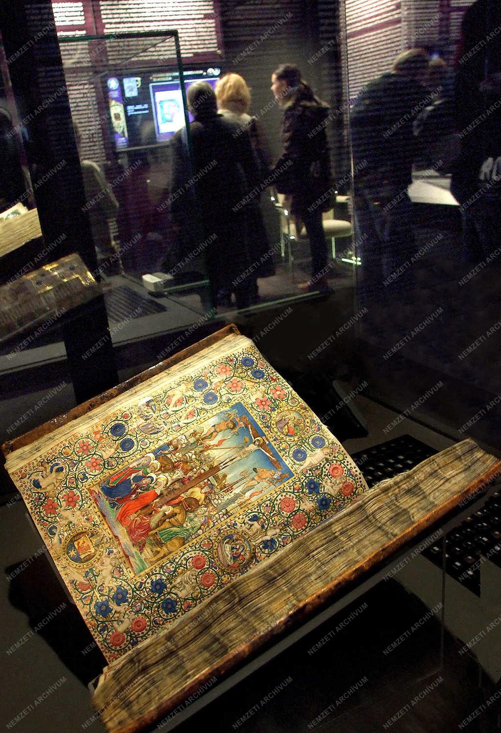 Kultúra - Budapest - Corvinák kiállítása az OSZK-ban 