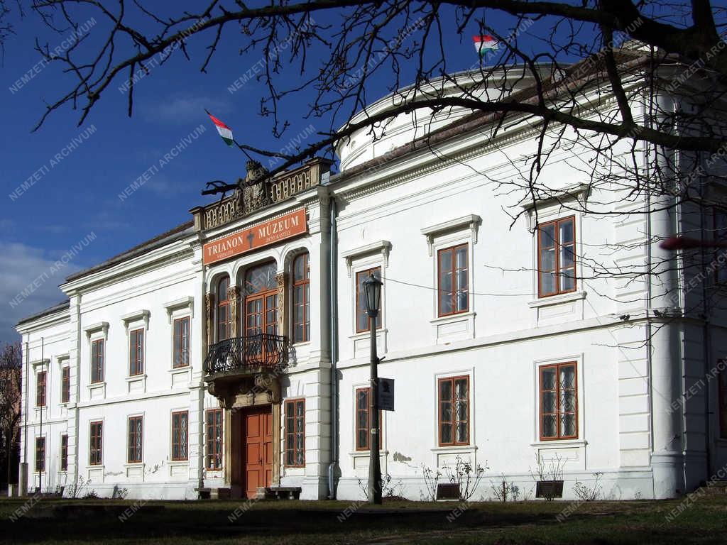Épületfotó - Várpalota - A Trianon Múzeum 