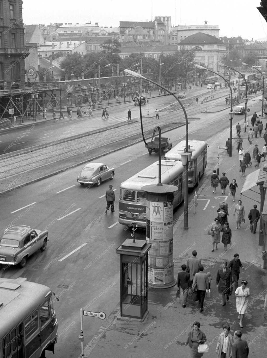Városkép - Közlekedés - A fővárosi Tanács körút