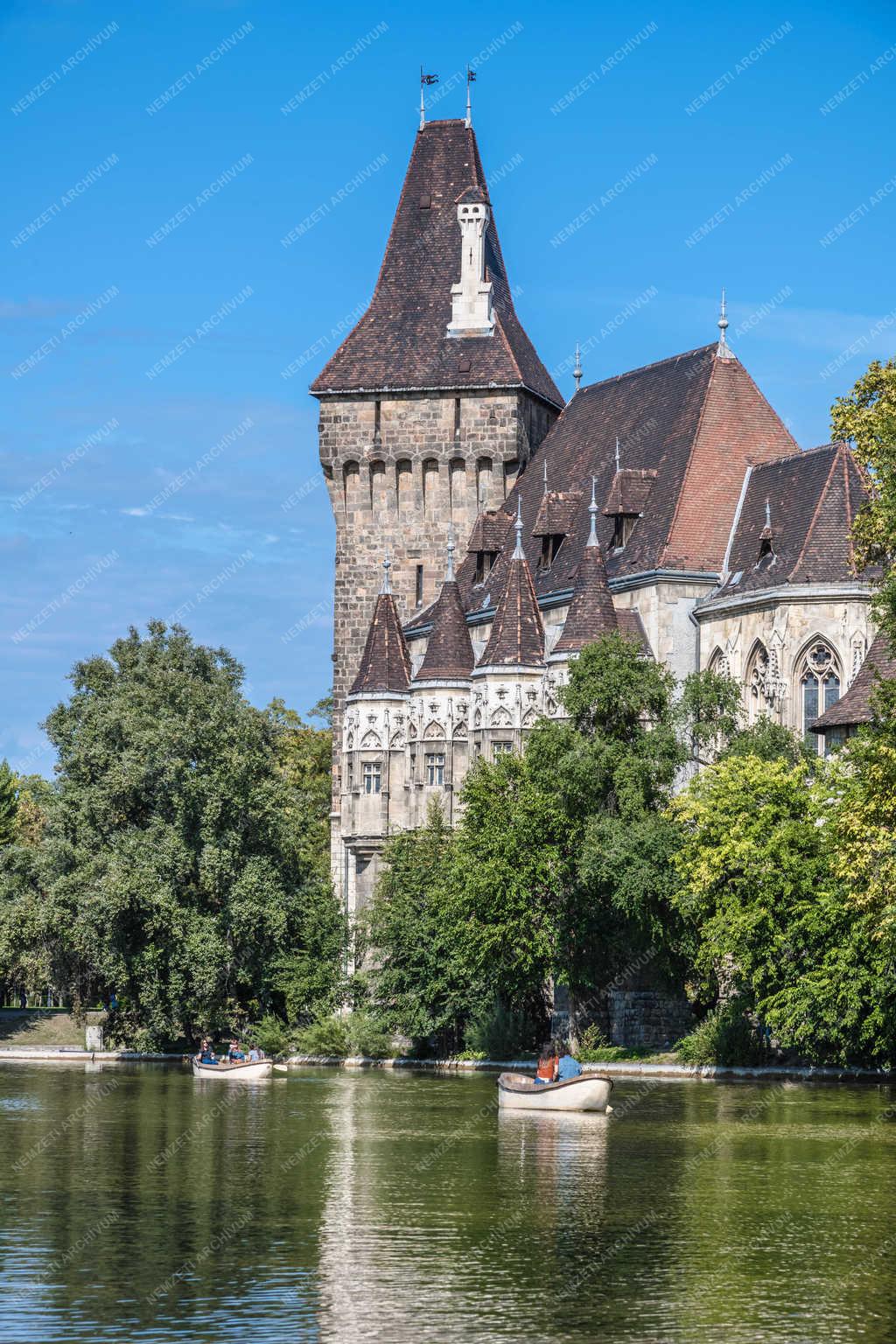 Műemlék épület - Budapest - Vajdahunyad vára