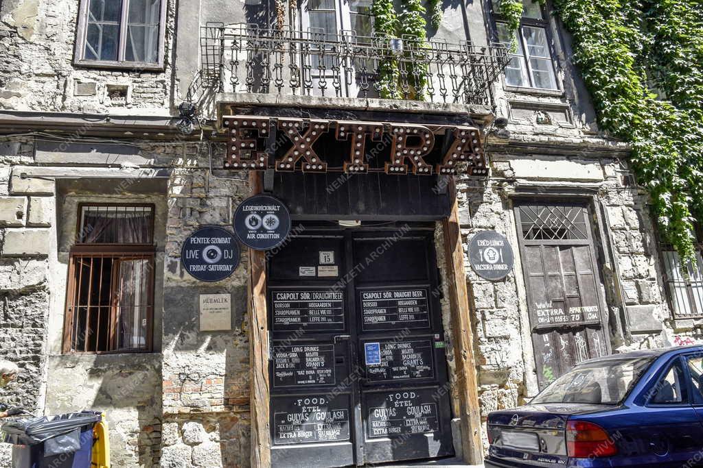 Vendéglátás - Budapest - Extra romkocsma az Erzsébetvárosban