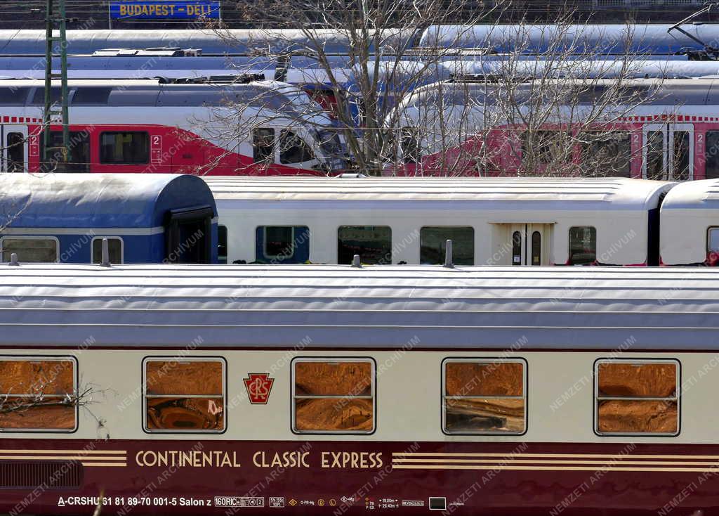 Közlekedés - Budapest - Vonatok a Déli pályaudvar rendezőterén