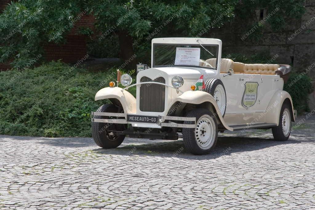 Jármű - Budapest - Ford 