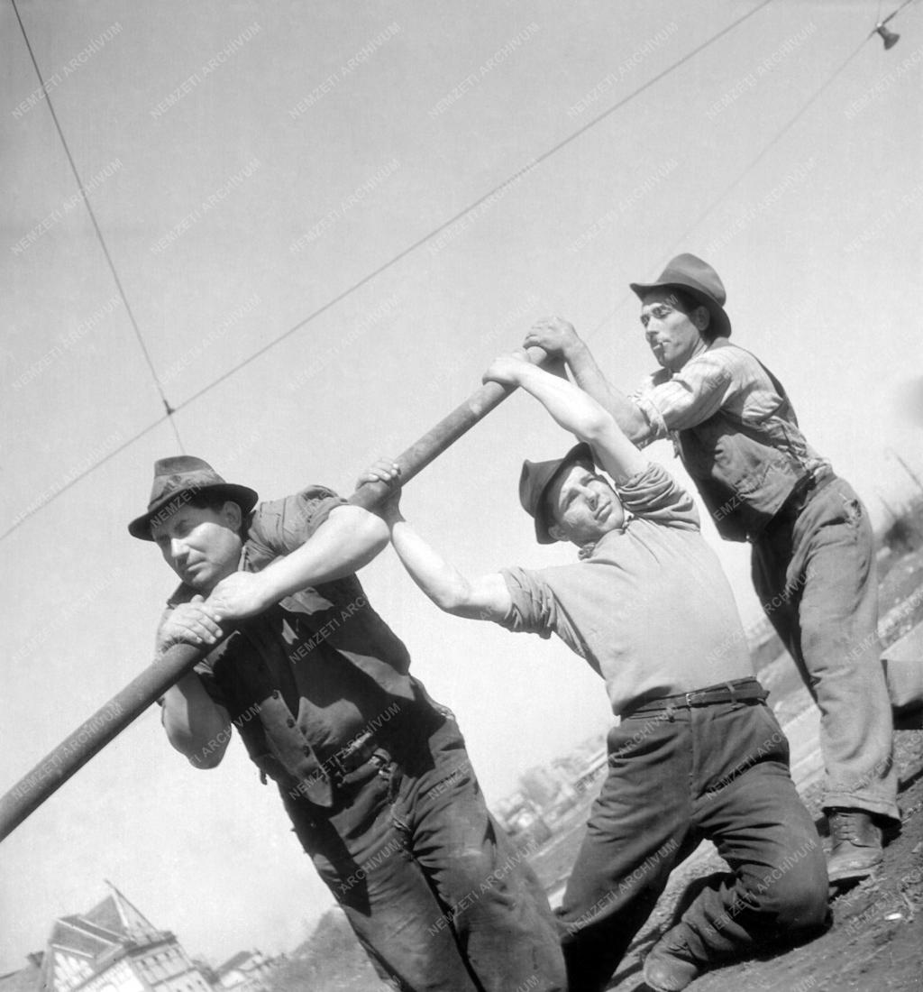 Építőipar - A Margit híd újjáépítése