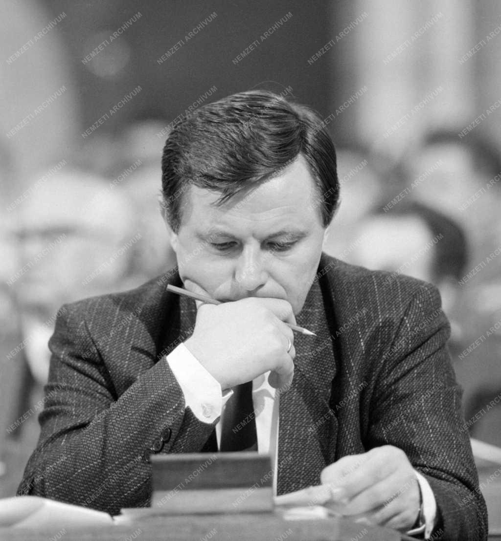 Belpolitika - Országgyűlés