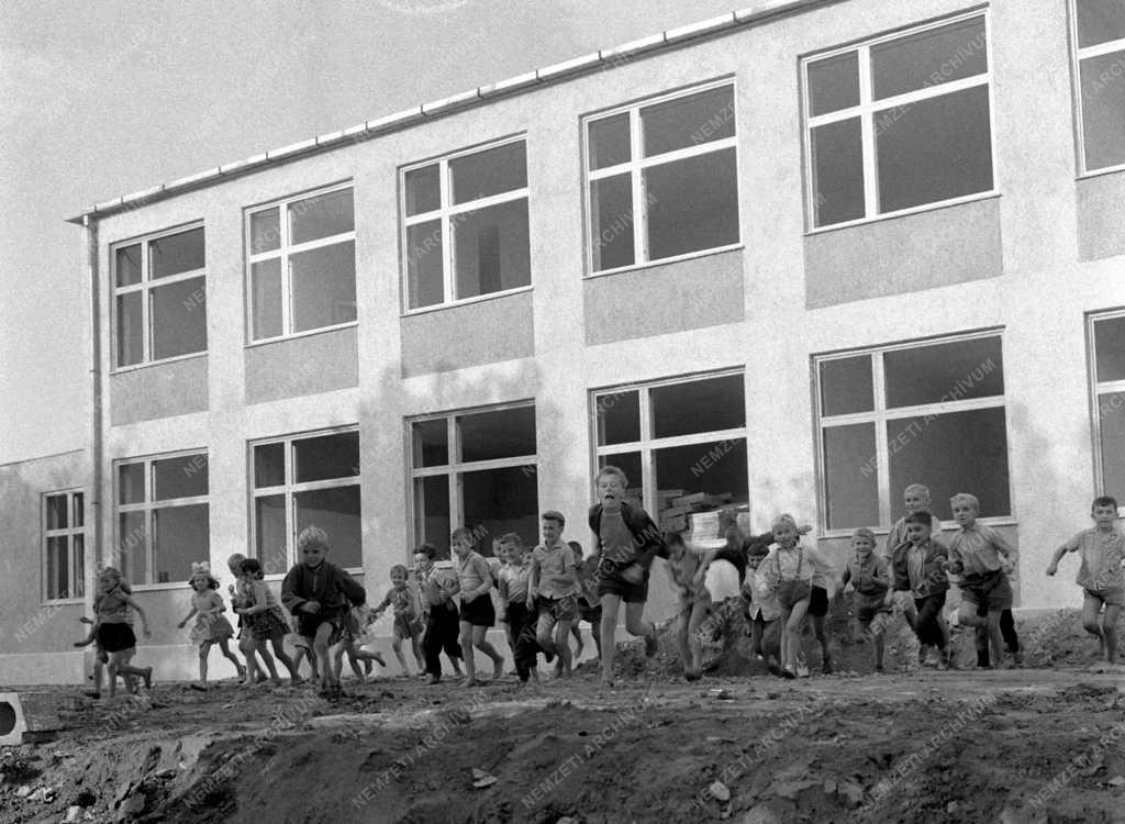 Ifjúságvédelem - Egri Gyermekváros