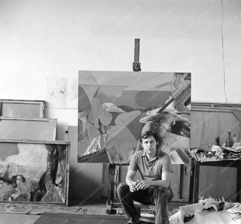 Kultúra - Kóka Ferenc műtermében Szentendre új művésztelepén