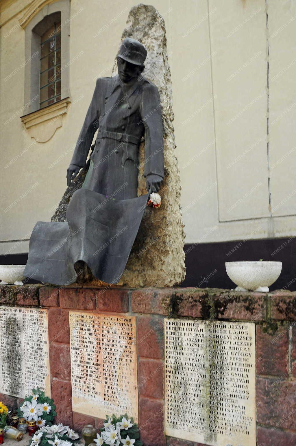 Ozora - Hősök emlékműve 