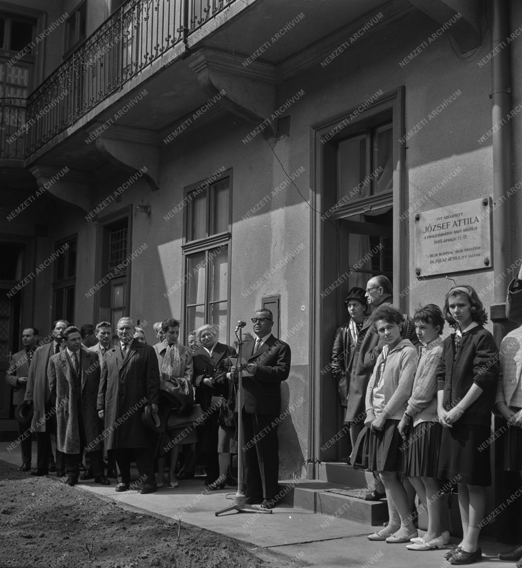 Kultúra - József Attila emlékkiállítás