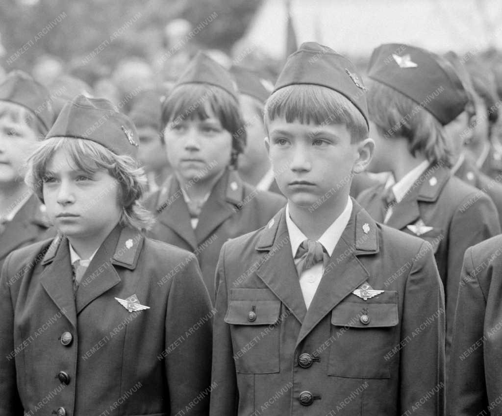 Közlekedés - Úttörő vasutasok avatása