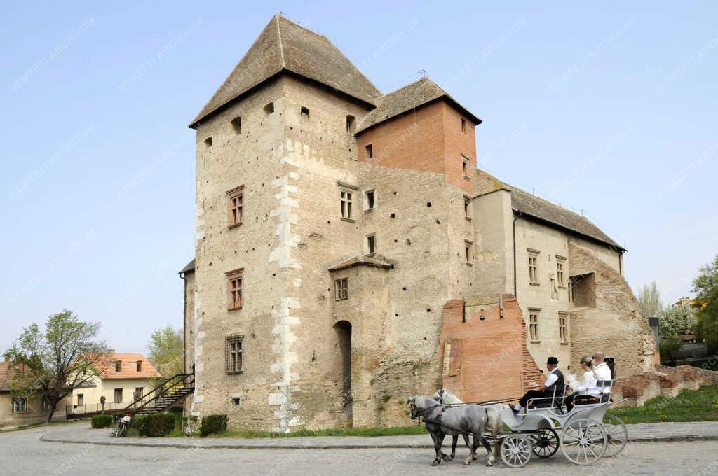 Városok - Simontornya - Vár 