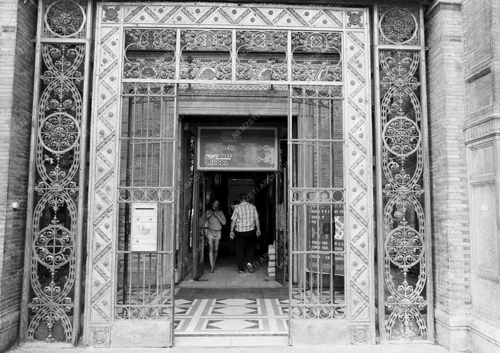 Műemlék – Belváros – Ódon kapuk