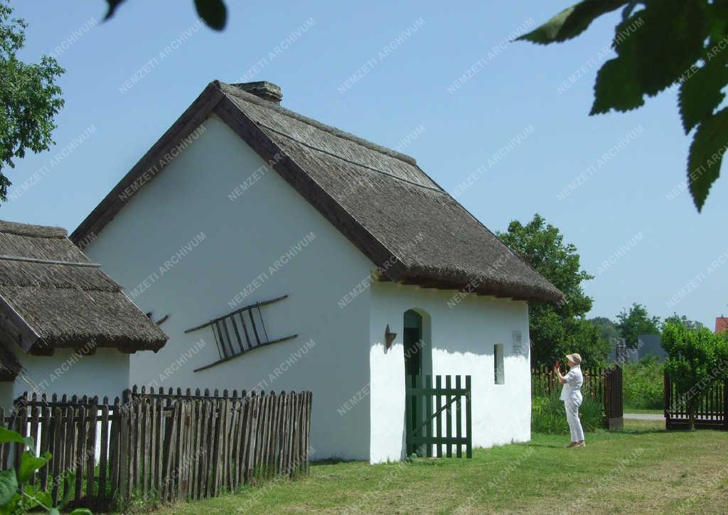 Emlékhely - Szabadszállás - József Attila gyermekkori nyaralóhelye