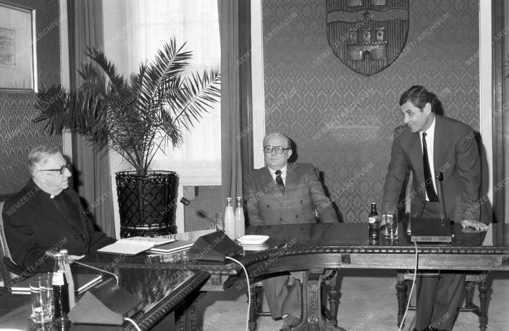 Állam és egyház - A Fővárosi Tanács elnöke egyházi vezetőkkel tárgyal
