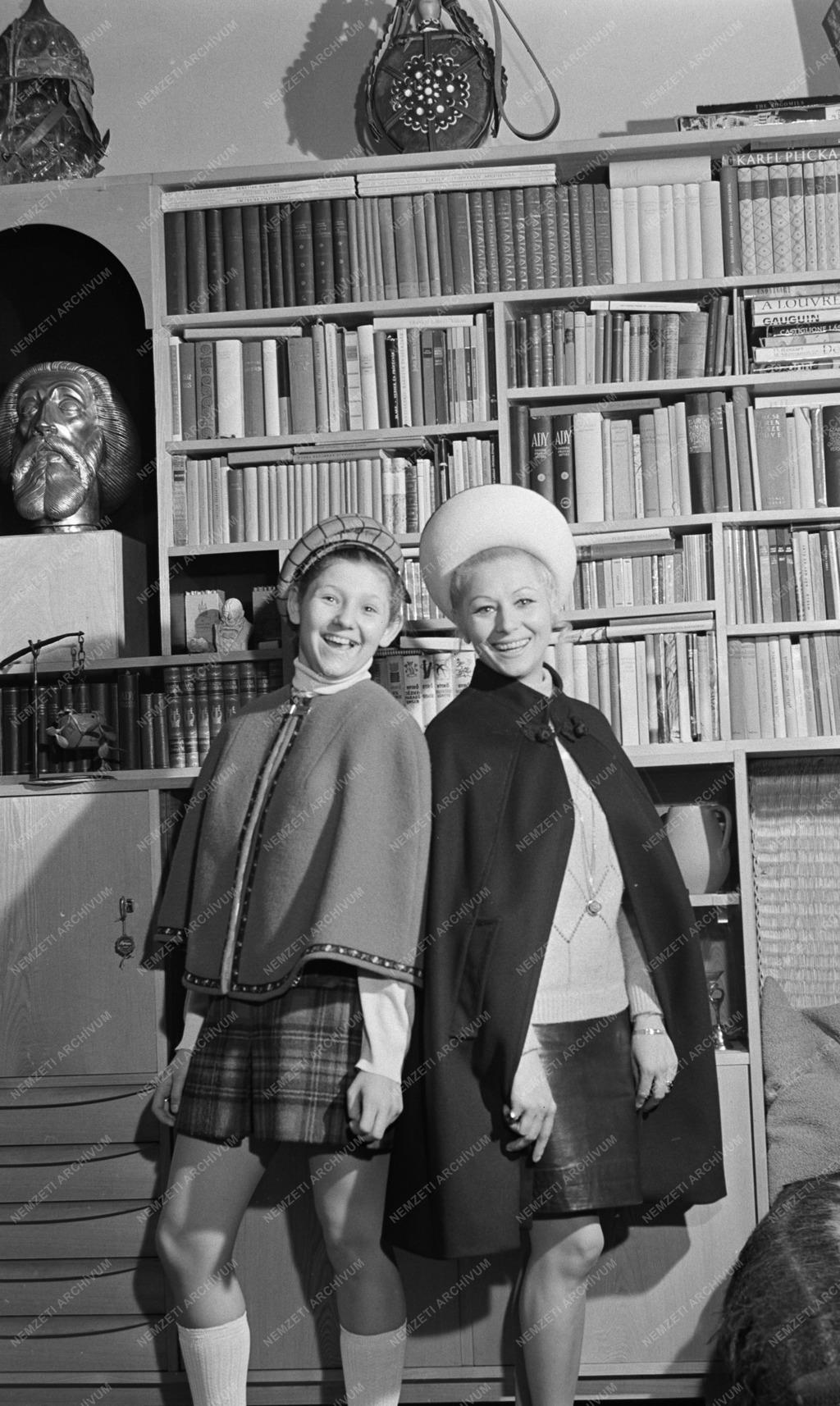 Kultúra - Színház - Gombos Katalin színésznő és lánya, Sinkovits Mariann