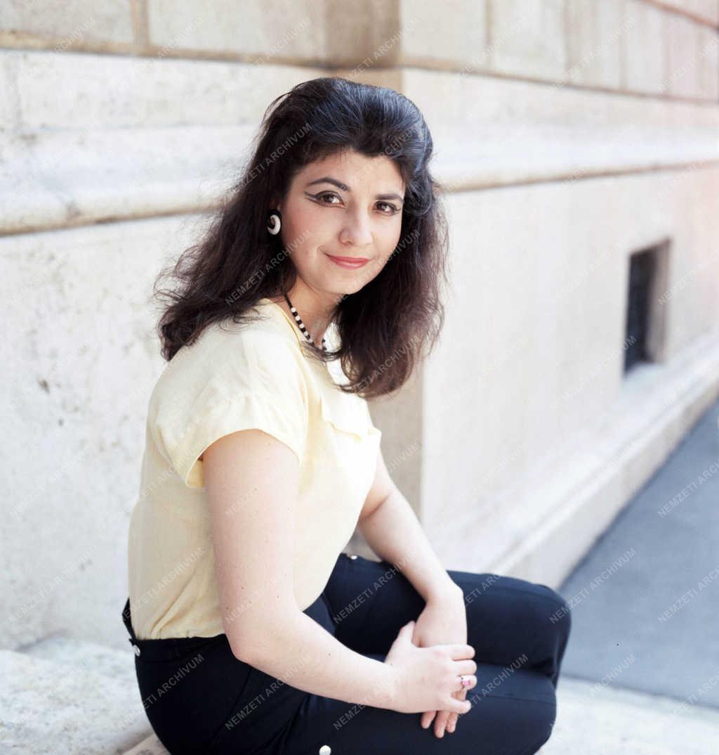 Opera - Pánczél Éva