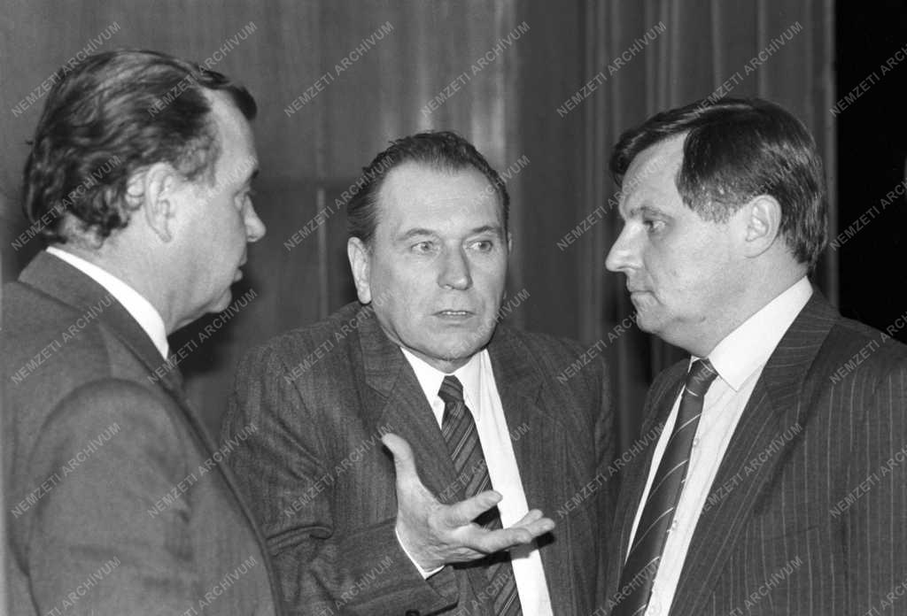 Belpolitika - MSZMP Központi Bizottságának ülése