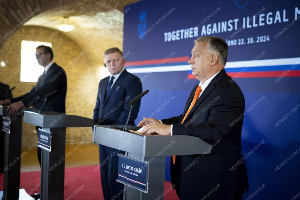 Magyar-szerb-szlovák csúcstalálkozó Révkomáromban