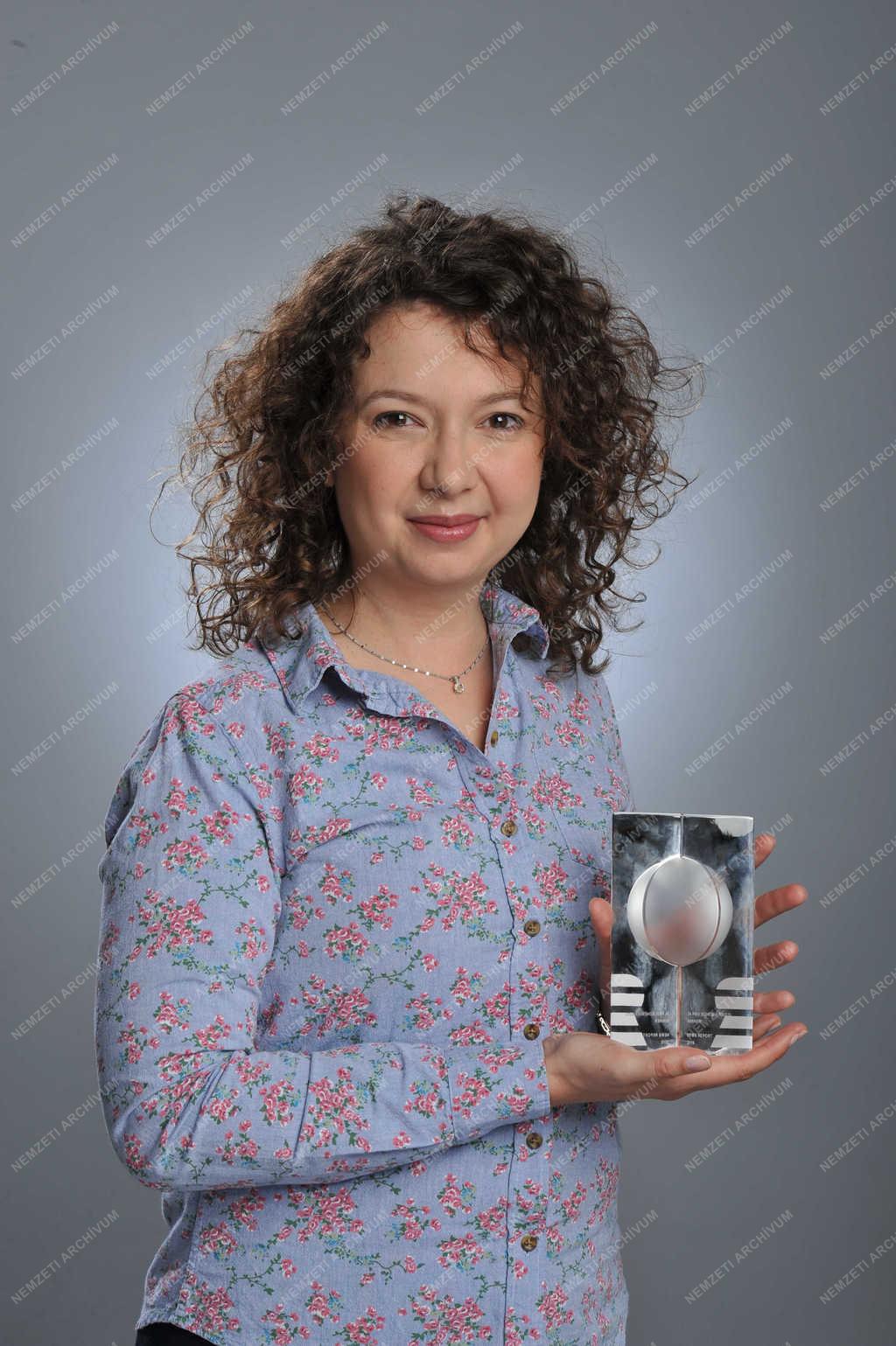 Sajtó - Bak Anita szerkesztő-riporter, a Prix Bohemia Nemzetközi Rádió Fesztivál díjazottja