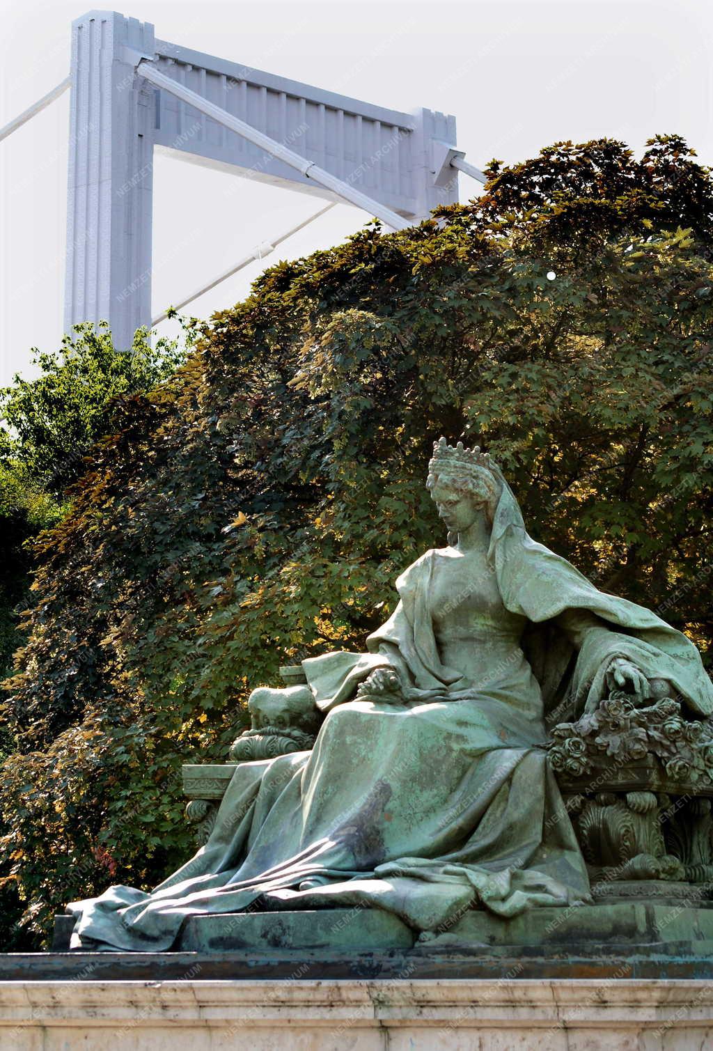 Budapest - Köztéri szobor