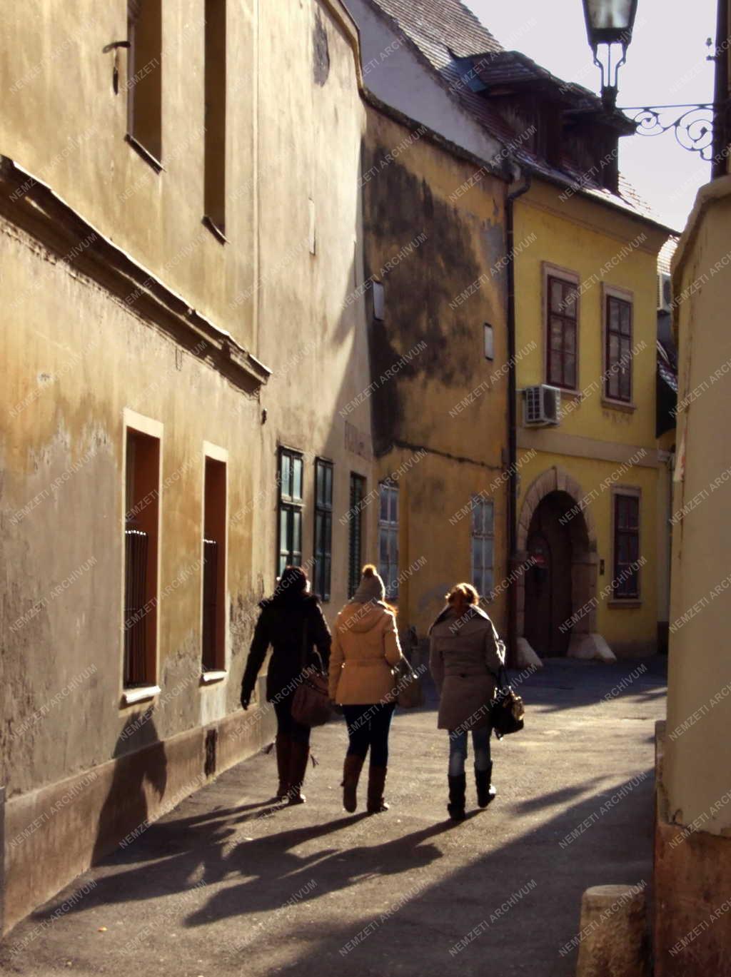 Városkép - Győr - A Sarló köz 