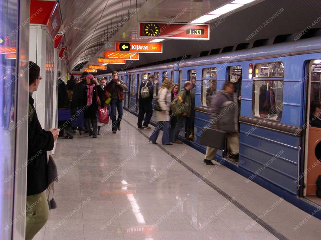 Közlekedés - Metró
