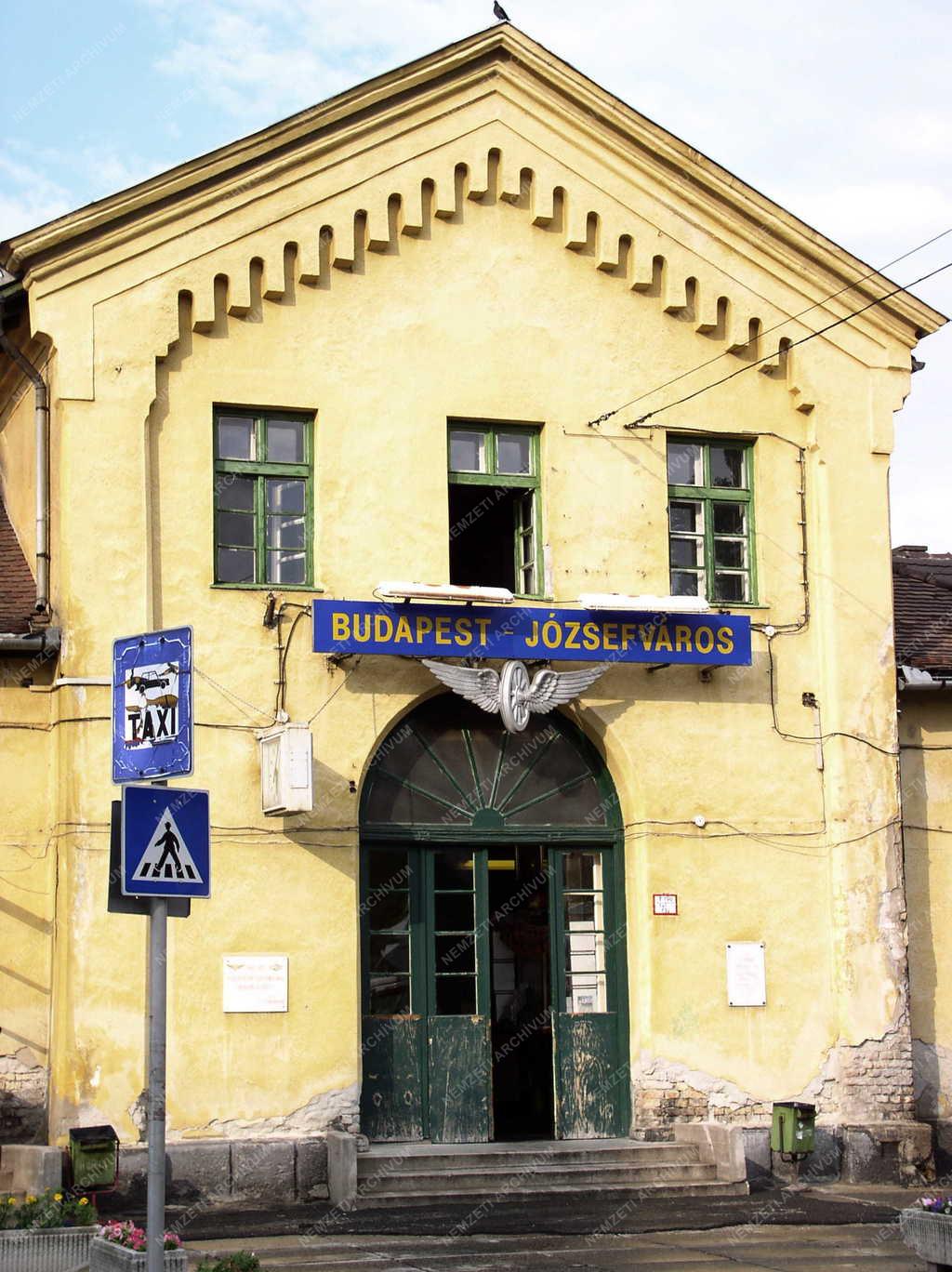 Épület - Budapest - A Józsefvárosi pályaudvar bejárata