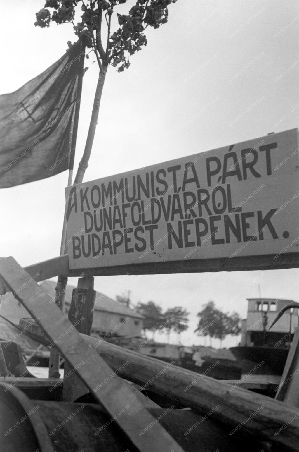 Történelem - Élelmiszer szállítmány érkezik a megyékből Budapestre