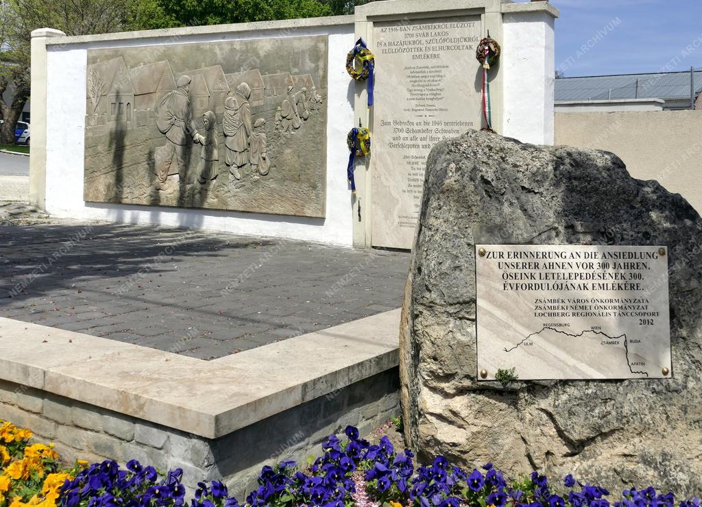Városkép - Zsámbék - Német Nemzetiségi Emlékmű