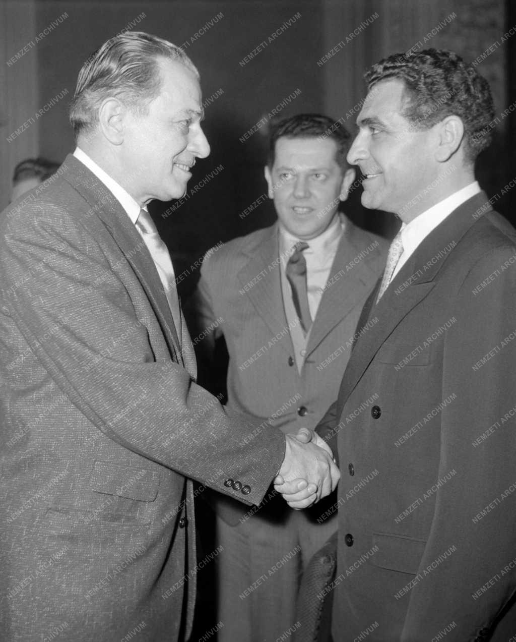 Kiosztották az 1958. évi irodalmi és művészeti díjakat a Művészeti Szövetségek Házában