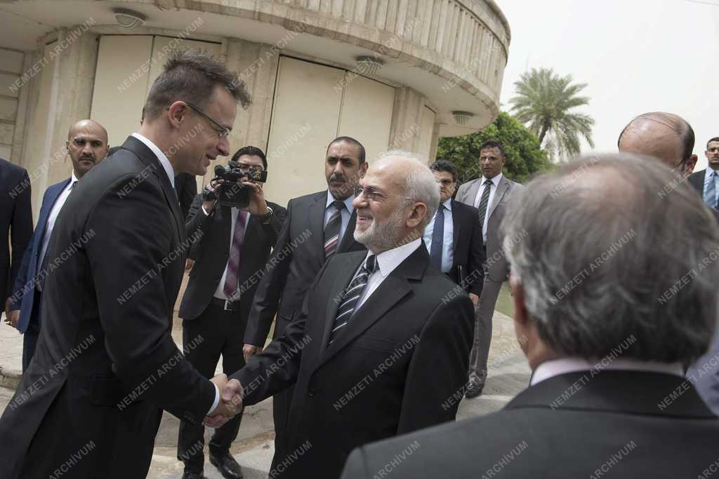 Szijjártó Péter Bagdadban