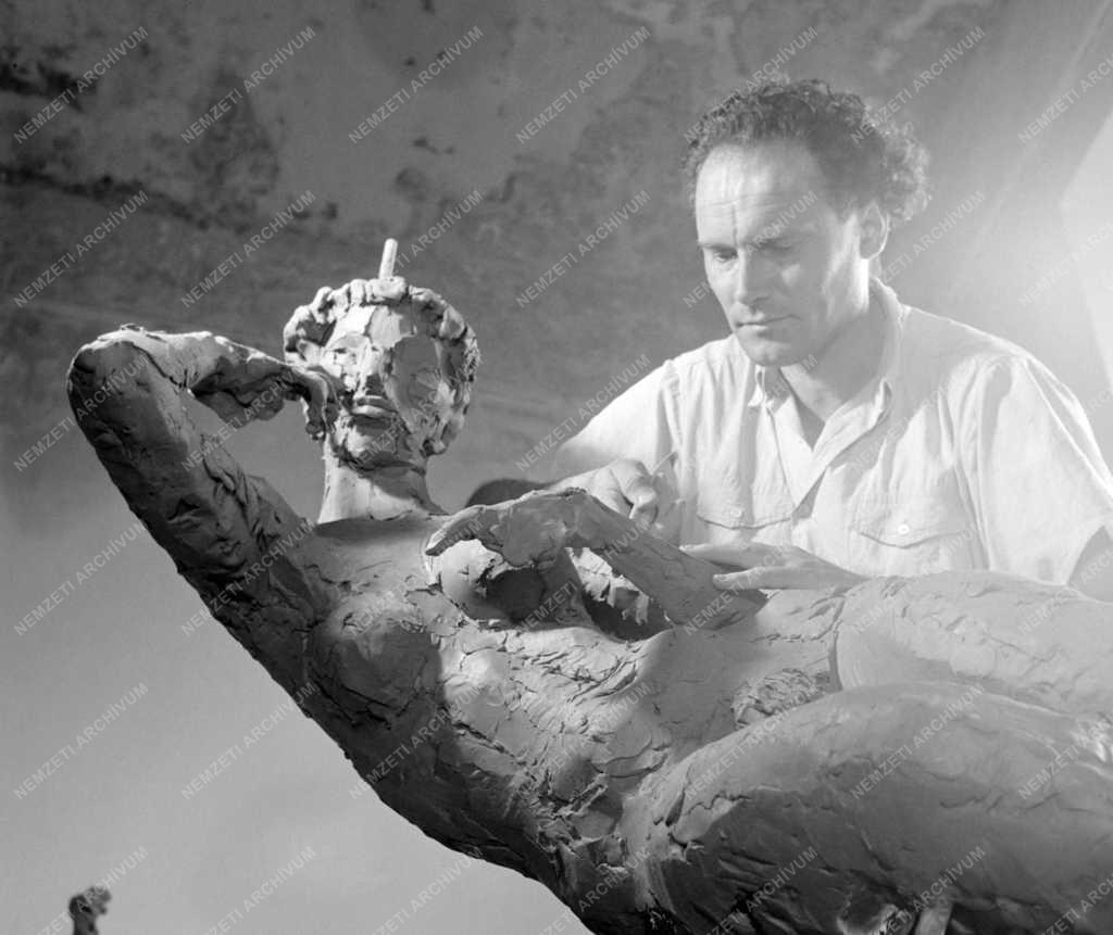 Kultúra - Szobrászat - Somogyi József